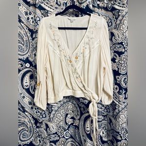 🤍💐Long Sleeve White Floral Cropped stop💐🤍